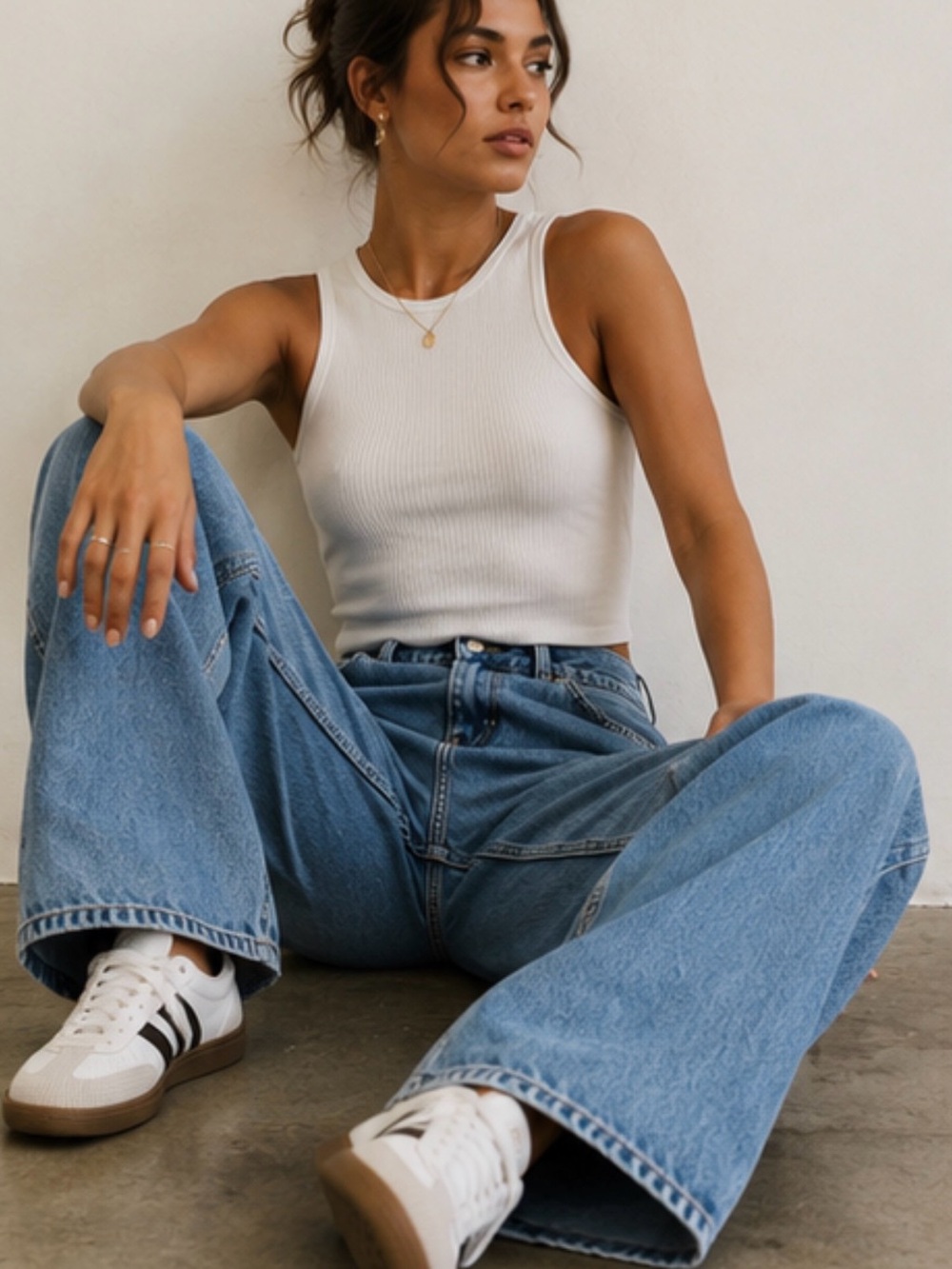 Urban Outfitters Medium Wash Boyfriend Jeans featuring a high-waisted design - Picture 3 of 7
